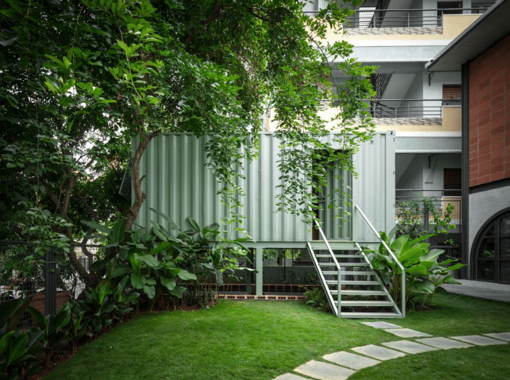 Upcycling Shipping Containers for Modern Spaces